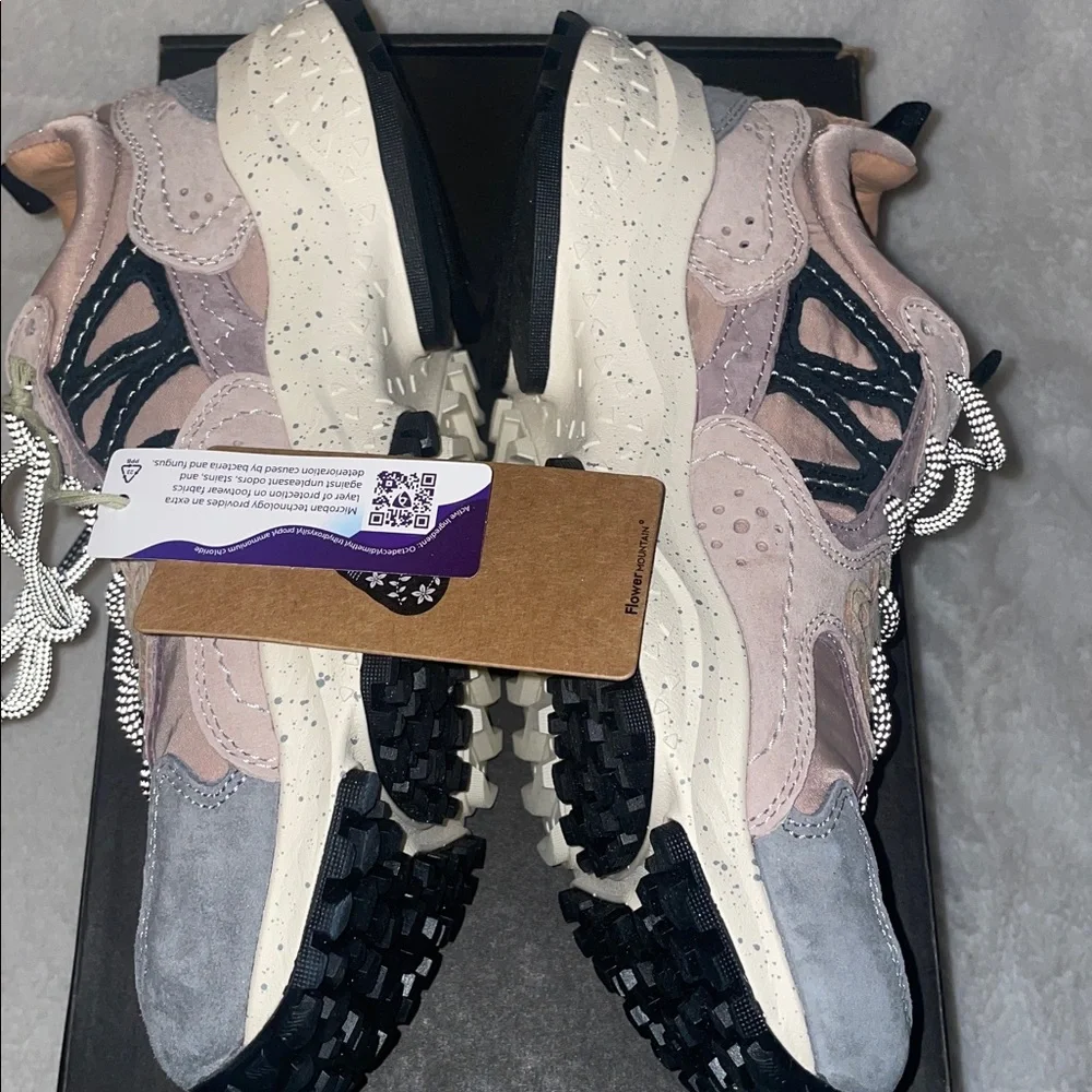 NWT Flower Mountain Solin Sneaker in Grey-Dove and Purple - Picture 15 of 16